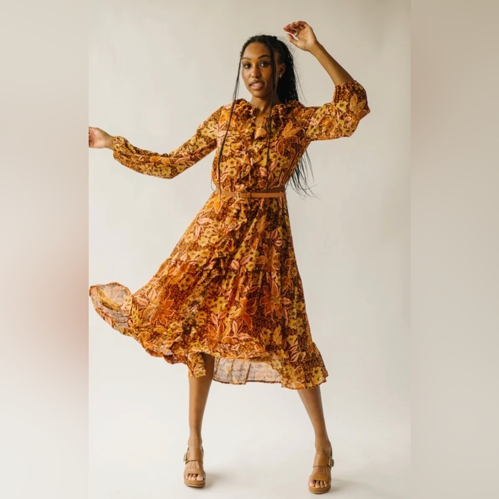 The Brunatti V-Neck Ruffle Dress in Apricot Floral - Picture 3 of 13